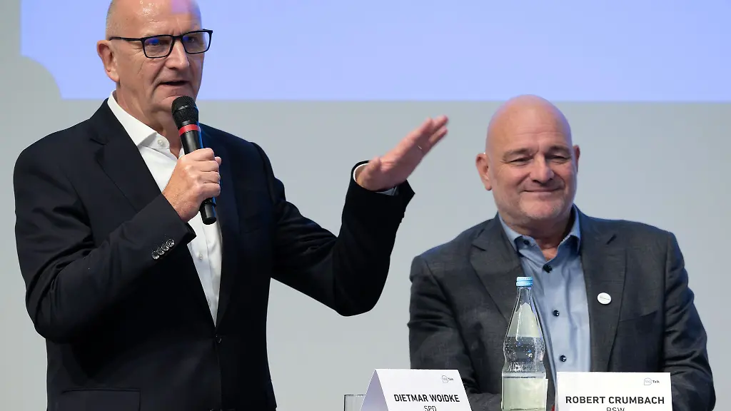 Ihre-Parteien-loten-eine-moegliche-Koalition-aus-Brandenburgs-SPD-Ministerpraesident-Dietmar-Woidke-und-BSW-Landeschef-Robert-Crumbach