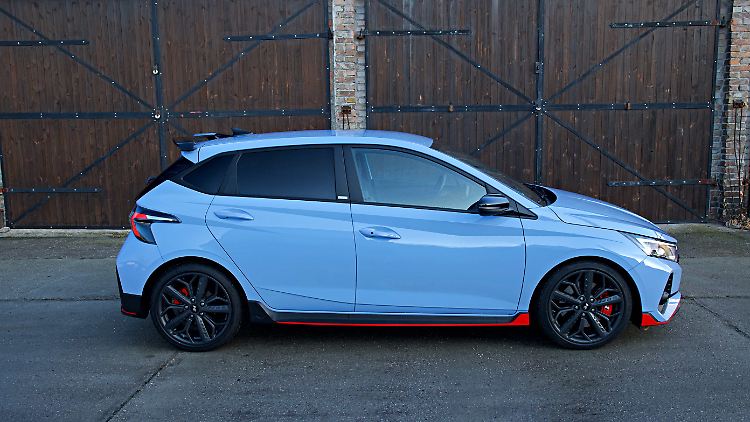 Der Dachspoiler des Hyundai i20 N sorgt ab 200 km/h für 20 Kilogramm mehr Anpressdruck.
