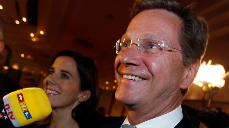 Auf dem traditionellen Dreikönigsball am Vorabend seiner Rede ist Westerwelle bestens gelaunt.