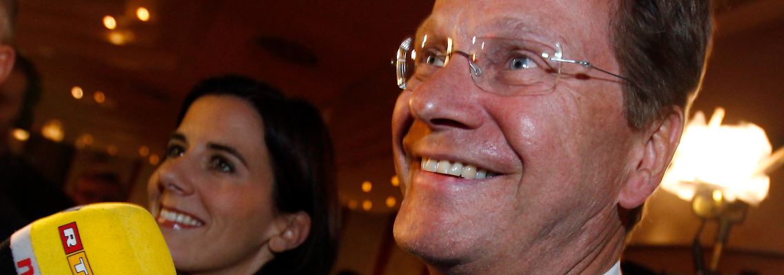 Auf dem traditionellen Dreikönigsball am Vorabend seiner Rede ist Westerwelle bestens gelaunt.