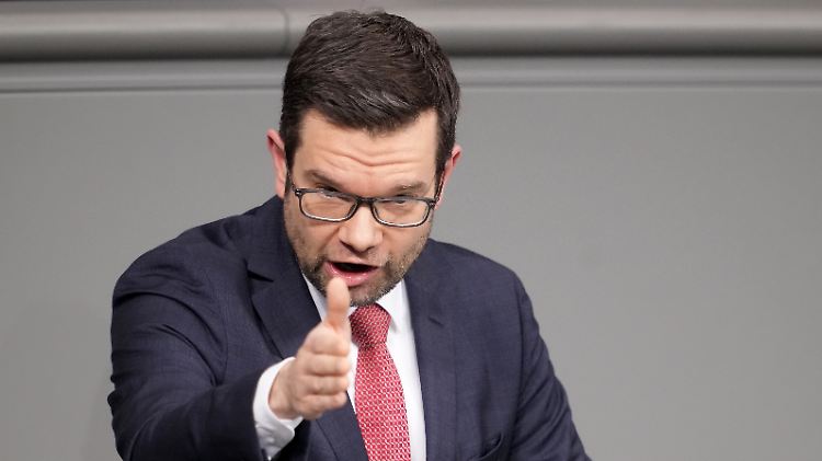 Buschmann stellt fest: Lockdown war nicht verboten, doch geboten auch nicht.