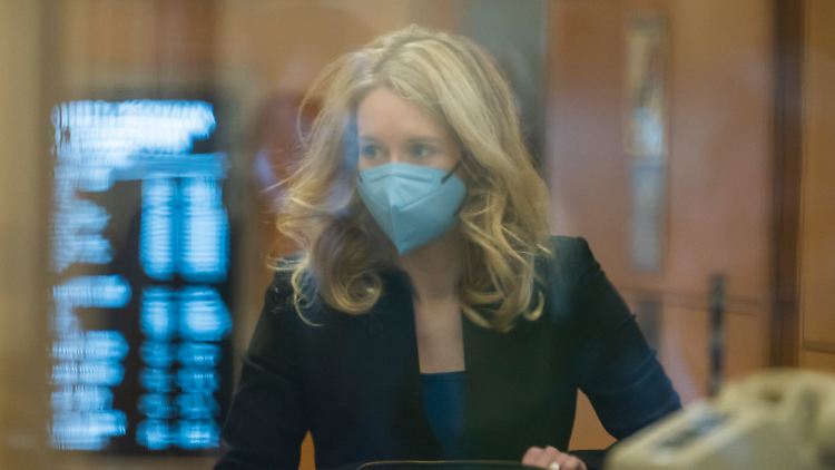 Elizabeth Holmes am 22. November vor Gericht.