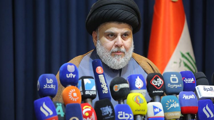 Kann sich über mangelnde mediale Aufmerksamkeit nicht beklagen: Sieger der Parlamentswahl im Irak ist der Prediger al-Sadr.