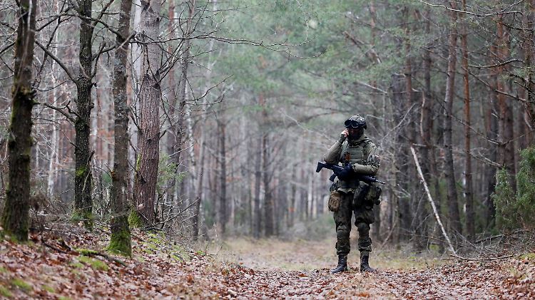 Die Grenzzone nach Belarus ist für Ortsfremde, Journalisten und Hilfsorganisationen gesperrt.