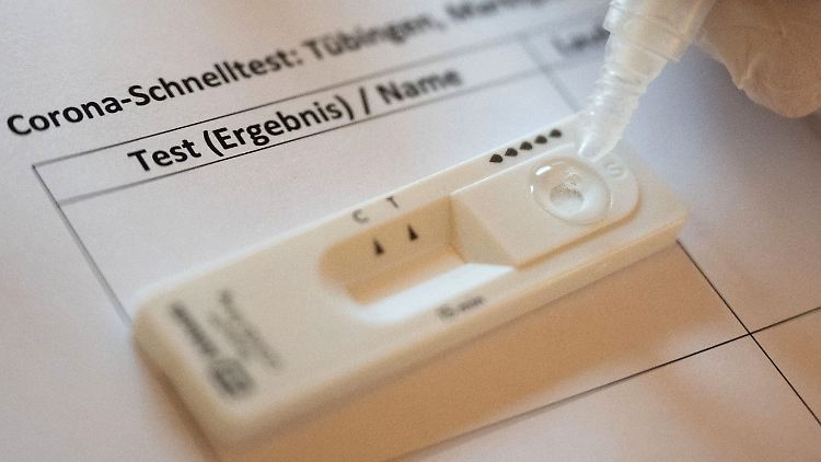 Auch Schnelltests schlagen bei Omikron an.