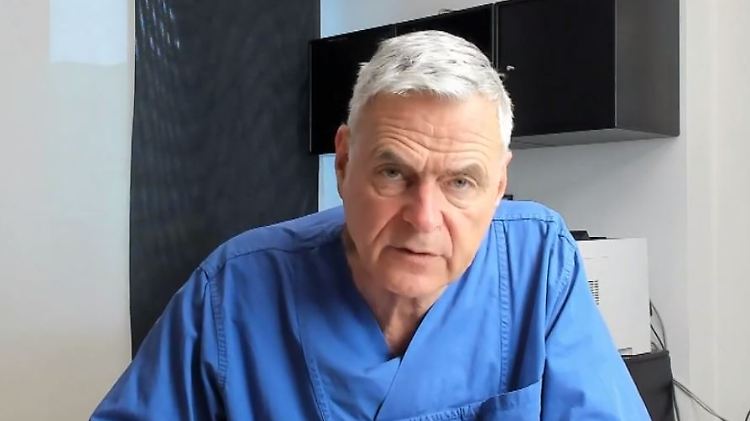 Uwe Janssens ist Chefarzt der Klinik für Innere Medizin und Internistische Intensivmedizin am St.-Antonius-Hospital in Eschweiler.