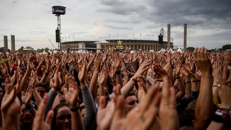Arme hoch, die Festivalsaison startet bald wieder.