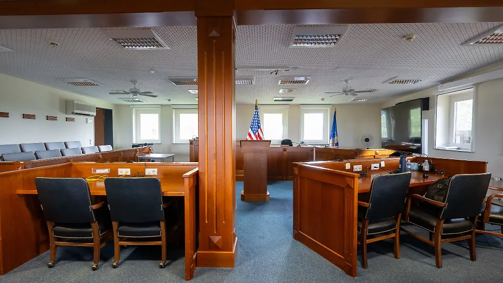 In-diesem-Raum-wurde-der-Prozess-auf-der-US-Airbase-Spangdahlem-verhandelt