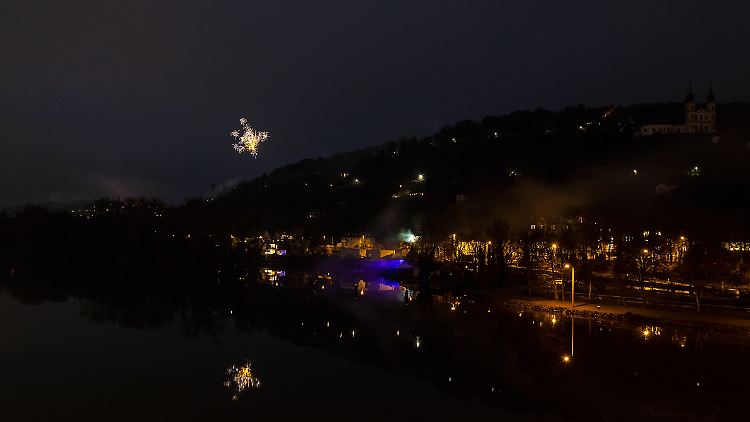 Einsamer Knaller in Würzburg: Schon im vergangenen Jahr galt ein Feuerwerkverkaufsverbot.