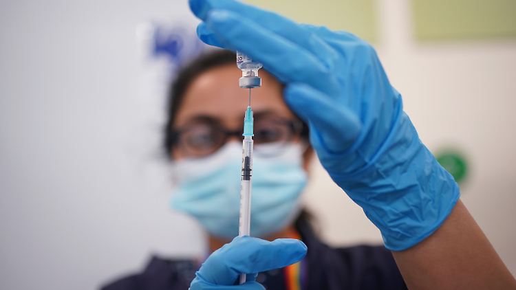 Ausgenommen von der Impfpflicht seien Beschäftigte, die sich aus medizinischen Gründen nicht impfen lassen können.