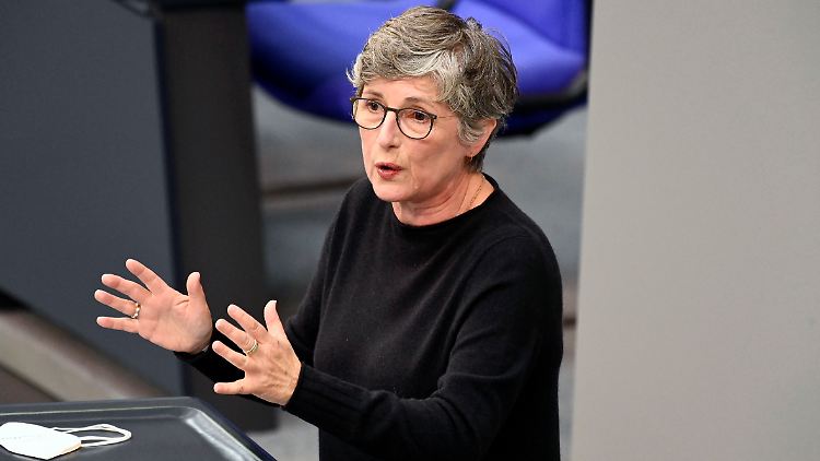"Einfach als Eure Britta", schreibt Grünen-Politikerin Haßelmann an die Bundestagsabgeordneten.