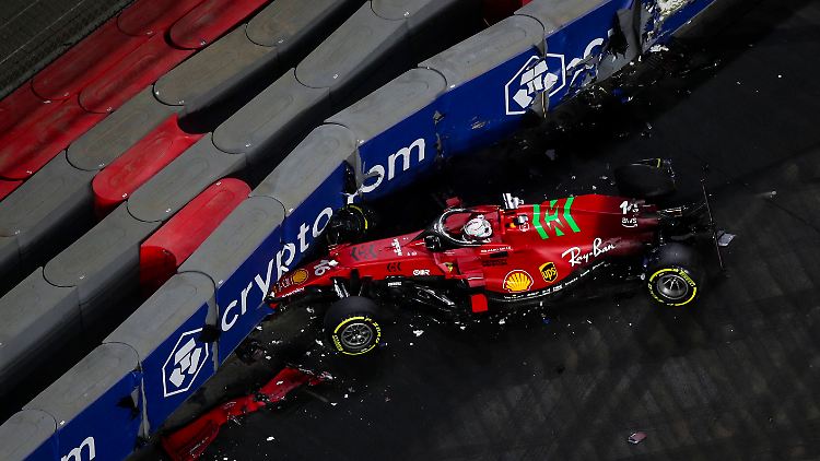 Leclerc konnte seinen Ferrari selbstständig verlassen.