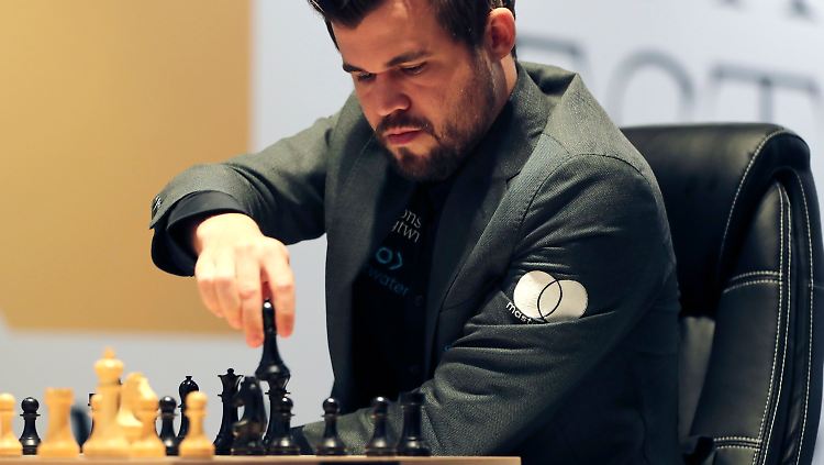"Es war von beiden Seiten keine exzellent gespielte Partie", sagte Nepomnjaschtschi nach dem Match gegen Carlsen.