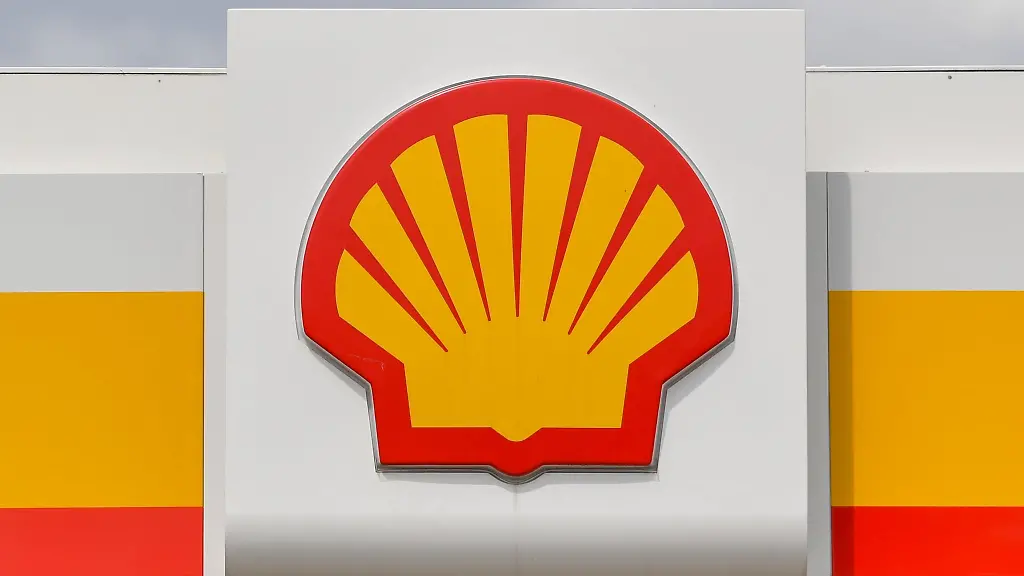 Aufgrund-einer-technischen-Panne-an-einer-Shell-Tankstelle-auf-Ruegen-tankten-mehrere-Autofahrer-den-falschen-Kraftstoff