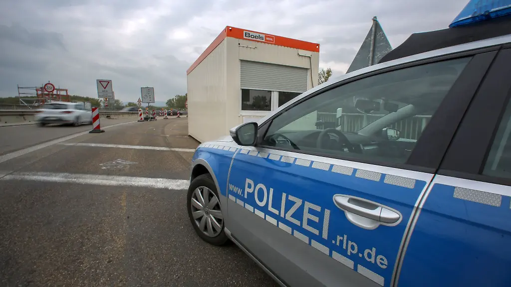 Die-Polizei-sucht-nach-dem-Vorfall-auf-der-A602-Zeugen