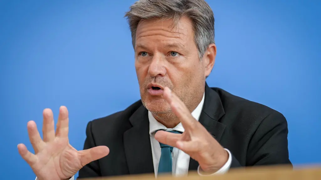 Bundeswirtschaftsminister-Habeck-fordert-wegen-der-schwaechelnden-Wirtschaft-eine-konsequente-Umsetzung-des-Wachstumspakets-das-alleine-reiche-aber-nicht