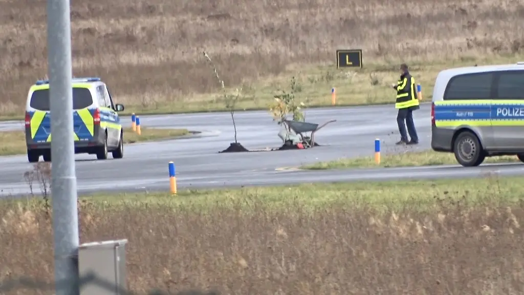 Bei-einem-Protest-der-Letzten-Generation-war-der-Flughafen-Kassel-betroffen