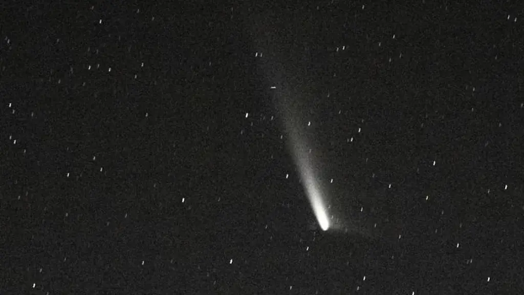 Der-Komet-Tsuchinshan-Atlas-soll-in-den-naechsten-Tagen-mit-blossen-Tagen-zu-sehen-sein