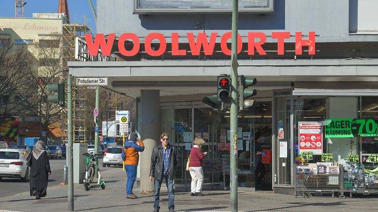 Per Eilverfahren versucht Woolworth, die Aussetzung der Regel in Nordrhein-Westfalen zu erreichen.