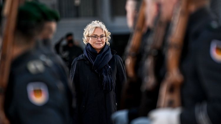 Die Inhaberin der Befehls- und Kommandogewalt: SPD-Politikerin Lambrecht.