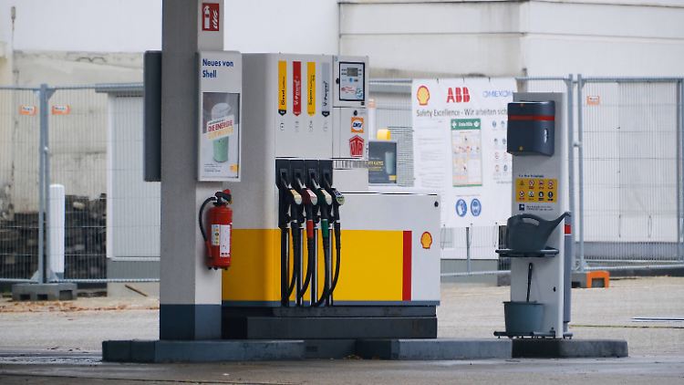 Erneut ist eine Tankstelle der Ort des Geschehens - diesmal bei Regensburg (Symbolbild).