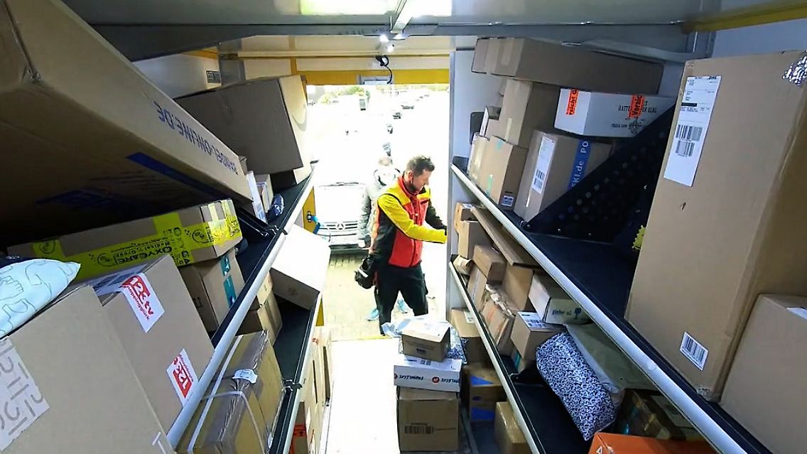 dhl.jpg