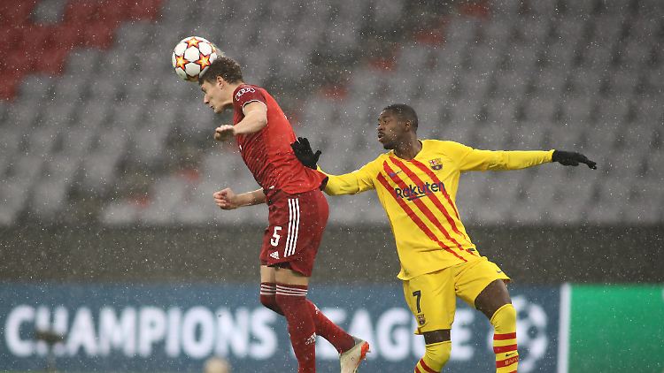 Dembele (r.) und Barcelona spielten wie Absteiger.