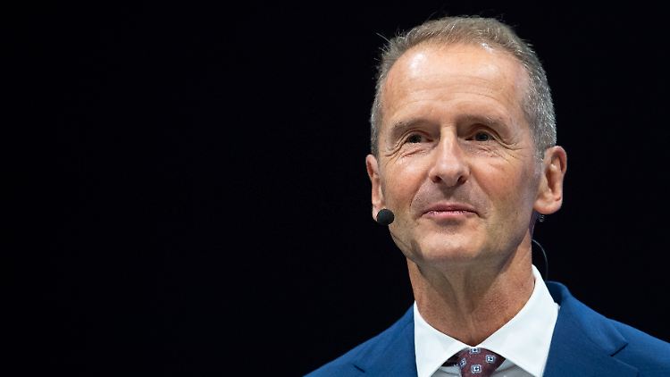 Der alte und neue starke Mann in Wolfsburg: Herbert Diess . Aus Sicht des Autoexperten Dudenhöffer ist er "der Garant dafür, dass Volkswagen nicht zum Gewerkschaftsunternehmen und zum Handlanger einer Landesregierung degeneriert".. 