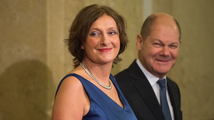 Ein Paar auf Augenhöhe: Britta Ernst und ihr Mann Olaf Scholz.
