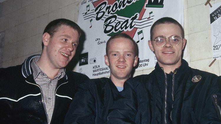 "Er war ein talentierter und sehr melodiöser Mann", sagt sein Bandkollege Jimmy Somerville (M.) über Steve Bronski (l., Larry Steinbachek r.).