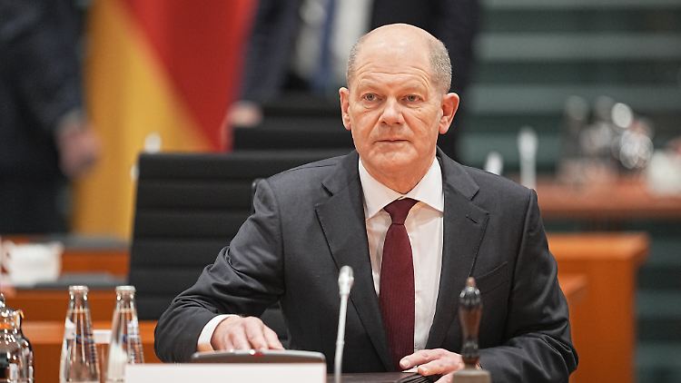 Bundeskanzler Olaf Scholz bei der konstituierenden Sitzung des Bundeskabinetts.