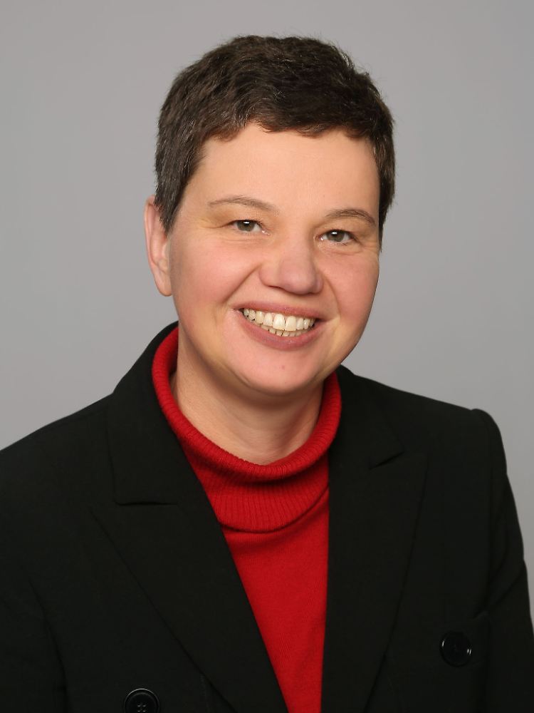 Ronja Kempin ist Senior Fellow an der Stiftung Wissenschaft und Politik. In dieser Funktion beriet sie 2014 das Auswärtige Amt. Sie lehrt an der Freien Universität Berlin.