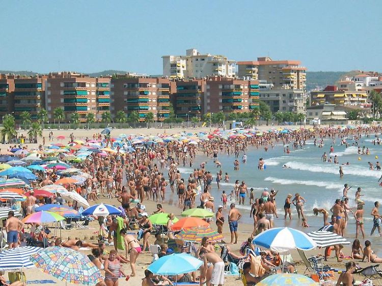 Das Rauchverbot in Spanien ist streng - am Strand greift es aber nicht. Dort darf weiter gequalmt werden.