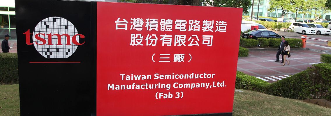 Die Industrie - angefangen von der Unterhaltunhsindustrie bis zu den Autobauern - braucht deutlich mehr Chips. Der taiwanesische Halbleiterhersteller geht in die Spur.