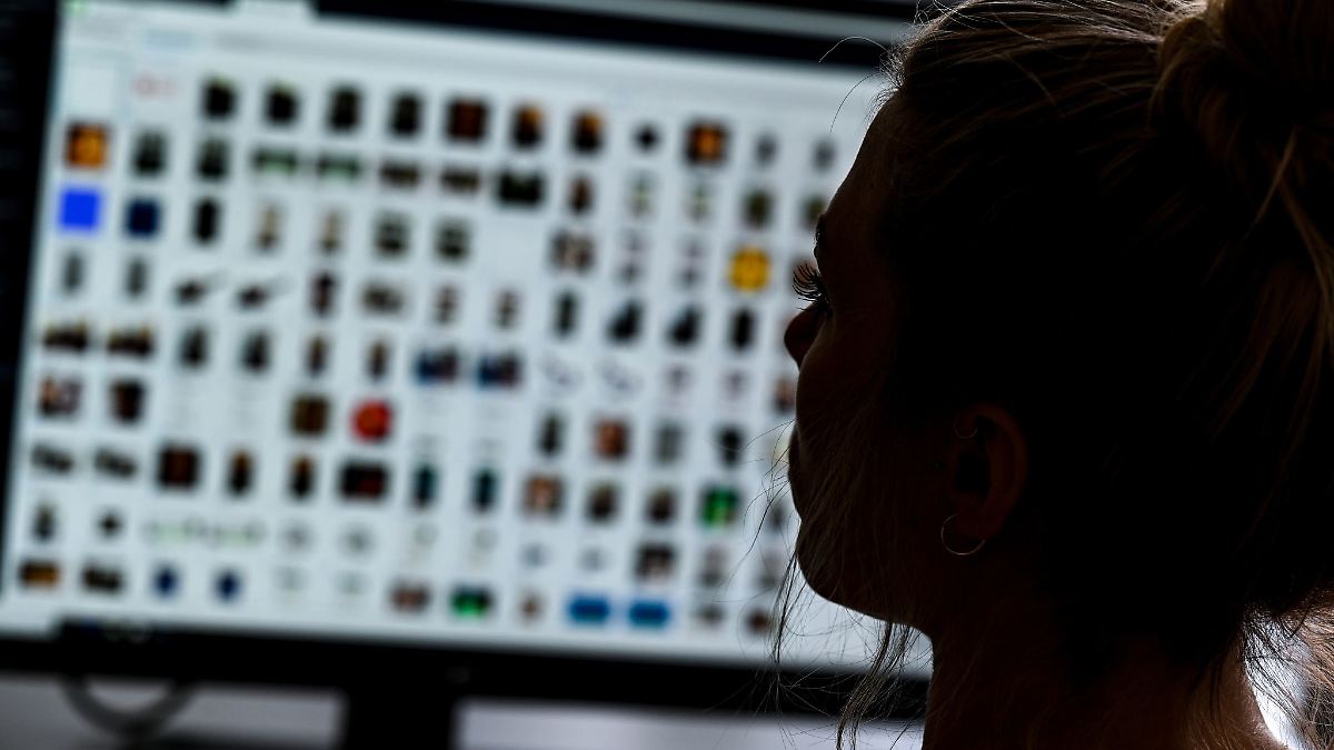 Reul: "Schwindelerregend groß": Kinderporno-Website mit Hunderttausenden Nutzern abgeschaltet - ntv.de->