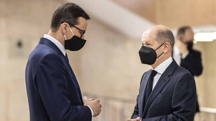 Polens Ministerpräsident Mateusz Morawiecki und Bundeskanzler Olaf Scholz kennen sich bereits persönlich, so trafen sie sich etwa im Januar dieses Jahres als der Pole Berlin besuchte. Am Sonntag kommt Scholz nach Warschau.