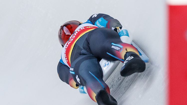 Max Langenhan raste in Altenberg zu seinem zweiten Weltcup-Sieg.