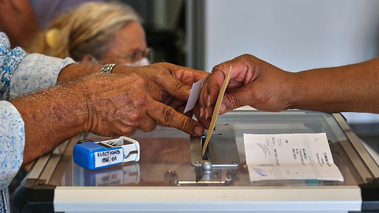 Wähler auf der südpazifischen Inselgruppe Neukaledonien entschieden, ob sie sich von Frankreich abspalten wollen. 