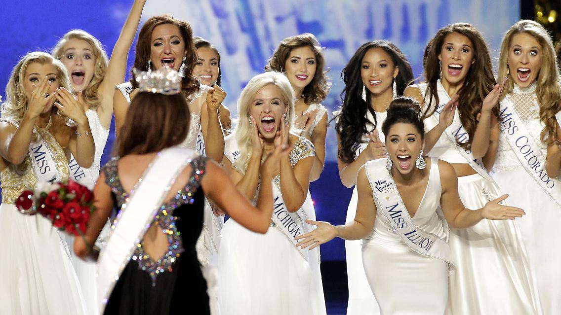 Auch in vielen Filmen und Songs kommt "Miss America" vor, mit am bekanntesten ist wohl der langjährige Titelsong "There She Is, Miss America" ("Da ist sie, Miss America").