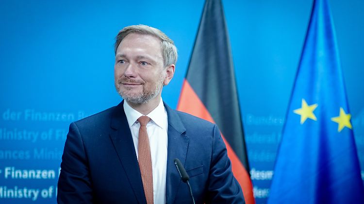Der Nachtragshaushalt sei ein "Signal unserer Handlungsfähigkeit" und "Ausdruck von Gestaltungswillen", betonte Finanzminister Christian Lindner.