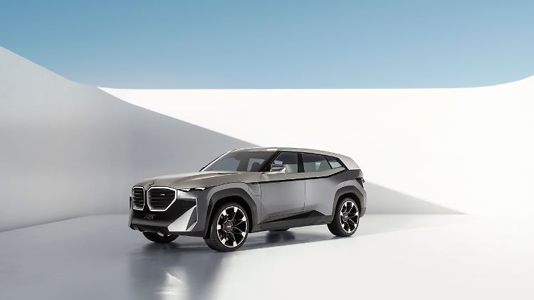 Am anderen Ende der SUV-Palette von BMW startet ...