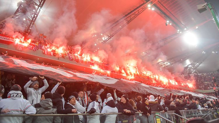 Legia-Fans beim 1:0 gegen Bialystok, einem der wenigen Siege in dieser Saison.