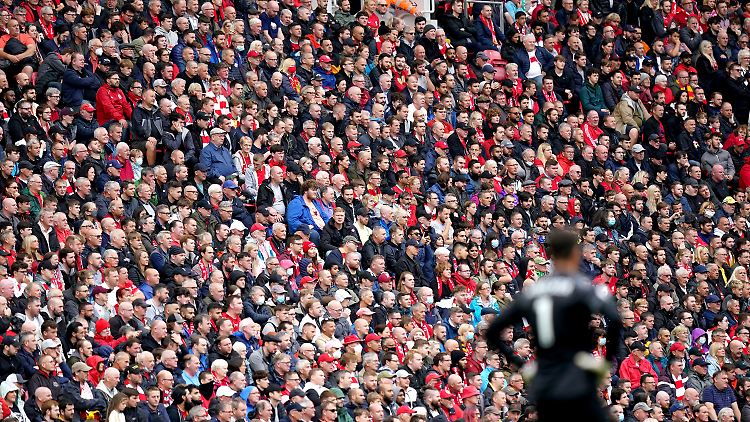Noch dürfen die Stadien in England komplett gefüllt werden. 