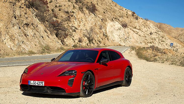 Für den Porsche Taycan GTS Sport Turismo versprechen die Zuffenhausener das Beste aus zwei Welten.