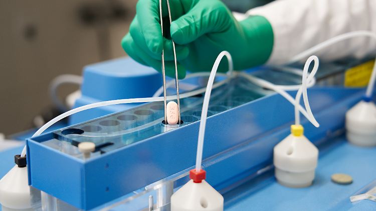 Die Paxlovid-Tabletten werden unter anderem in Freiburg hergestellt.