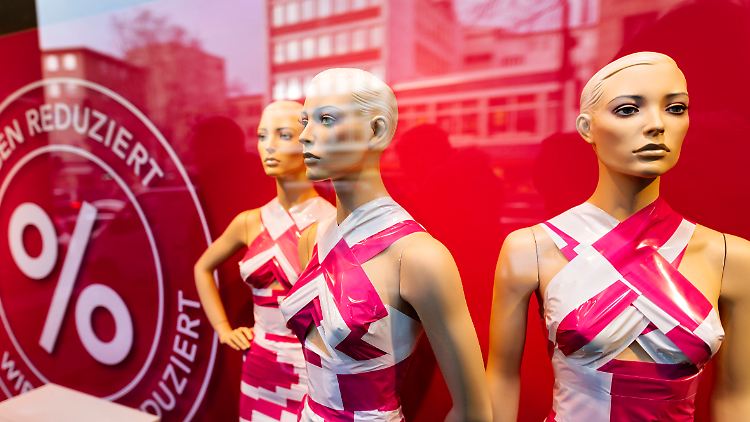 Alle drei Wochen eine neue Kollektion: Das Mode-Karussell dreht sich immer schneller. 
