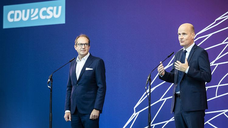 Karlsruhe soll die Verfassungsmäßigkeit des Nachtragshaushalts "rechtlich überprüfen", so Brinkhaus.