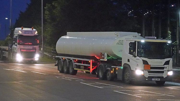 Der Notstand an LKW-Fahrern in Großbritannien war zeitweise so groß, dass Lastwagenfahrer des Militärs eingesetzt wurden.
