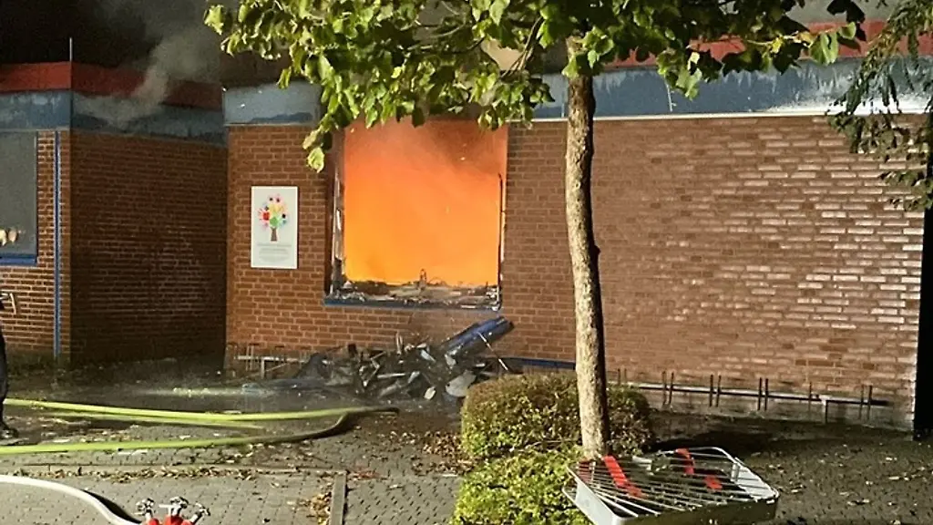 Ein-Feuer-hat-am-fruehen-Sonntagmorgen-in-Duelmen-einen-Kindergarten-zerstoert