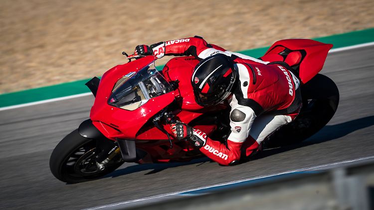 Ducati ist nicht nur auf der Rennstrecke, sondern auch was die Absatzzahlen betrifft ganz vorne dabei. Und das soll auch 2022 so bleiben.